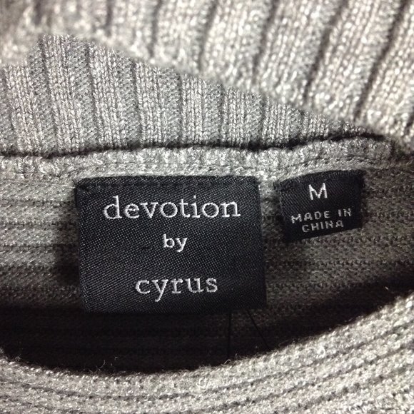 Cyrus Gray Ribbed Cutout Knit Sweater - Picture 4 of 7